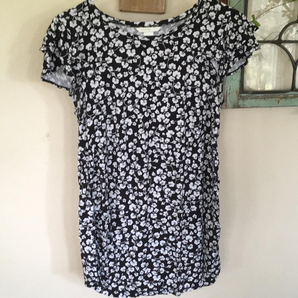 H&M Maternity top with flounced sleeve